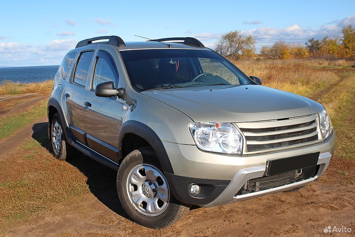 Решетка радиатора Renault Duster (2 тип)