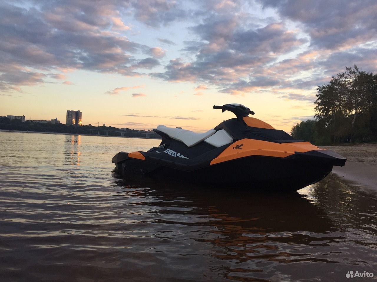 Spark гидроцикл. Гидроцикл Sea Doo Spark. BRP Sea Doo Spark. Гидроцикл BRP Spark. Гидроцикл оранжевый.