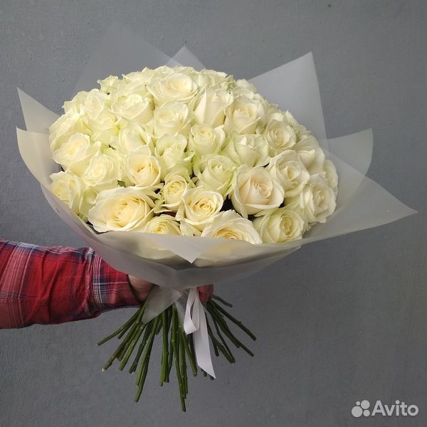 51 белая роза Доставка купить на Зозу.ру - фотография № 1