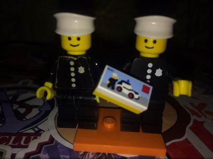 Lego minifigures police Officers 18 серия +originl