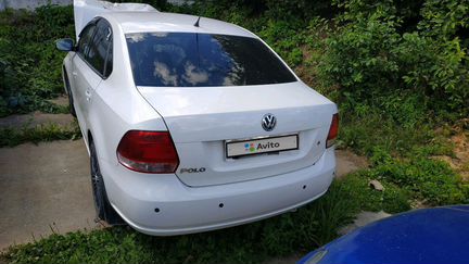 Volkswagen Polo 1.6 AT, 2011, седан, битый