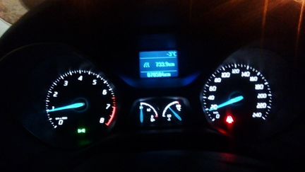 Ford Focus 1.6 МТ, 2012, битый, 72 000 км