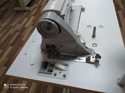 Промышленная прямострочная швейная машина