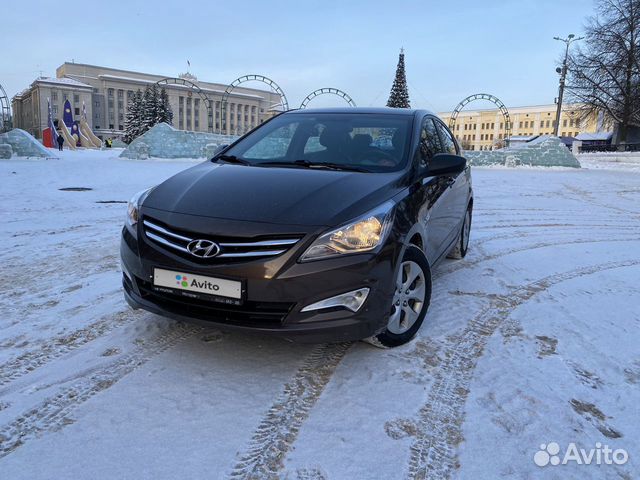 Хендай в кирове. Hyundai Solaris 2014 в автосервисе. Хенде Солярис последний Рестайлинг.