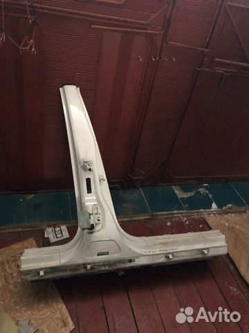 Стойка двери правая центральная с порогом Volkswag