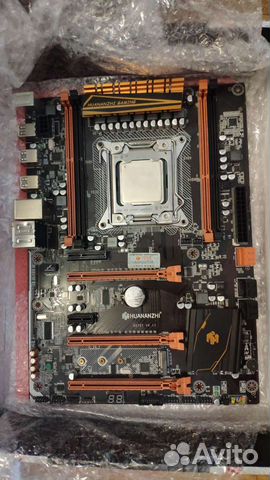 Материнская плата с процессором и памятью