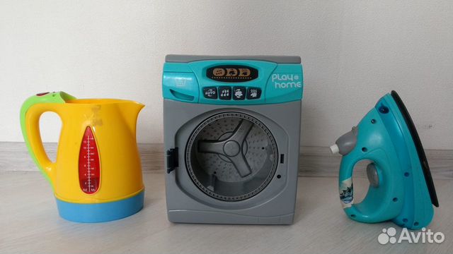 Игрушечный утюг, чайник и стиральная машинка