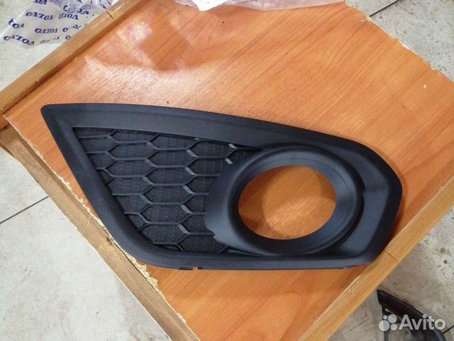 Накладка противотуманка на Volvo C 30 рестайлинг