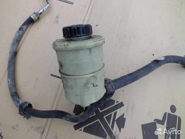 Бачок гура Renault Logan