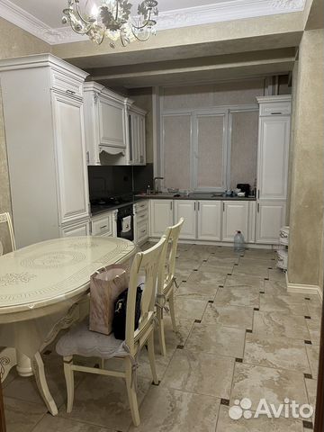 

2-к. квартира, 70 м², 3/11 эт.