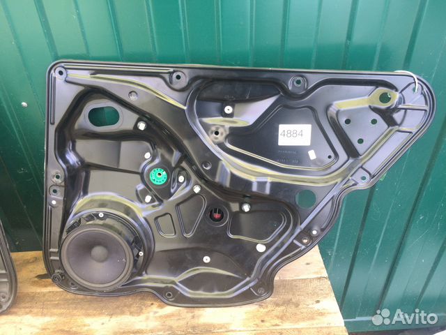 Стеклоподъемник задний правый Volkswagen Passat B7