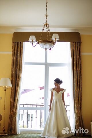 Свадебное платье атласное Jovani
