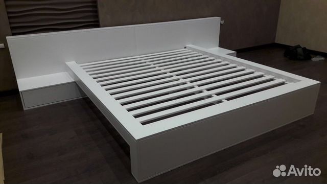 Кровать из массива