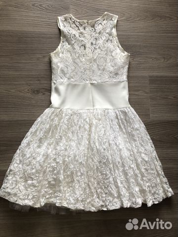 Ажурное платье, подъюбник из фатина. Длина 89 см