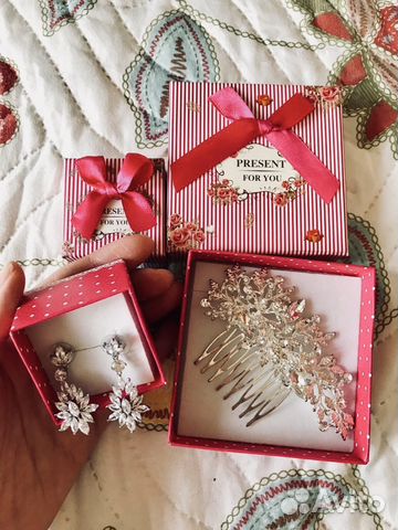 Свадебный набор для невесты: серьги и гребень