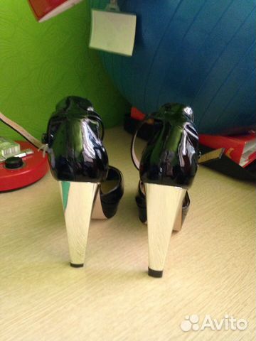 Босоножки черные лак tervolina