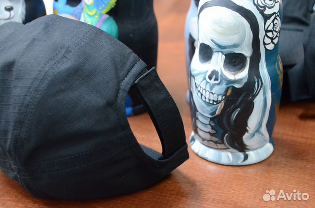 Черная бейсболка с вышитым Молотом Тора с черепом