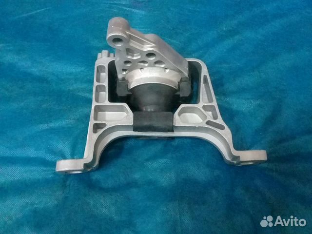 Правая опора Мазда 3 BL