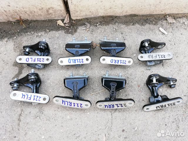 Петля двери Mercedes W221 Петля двери Mercedes W221