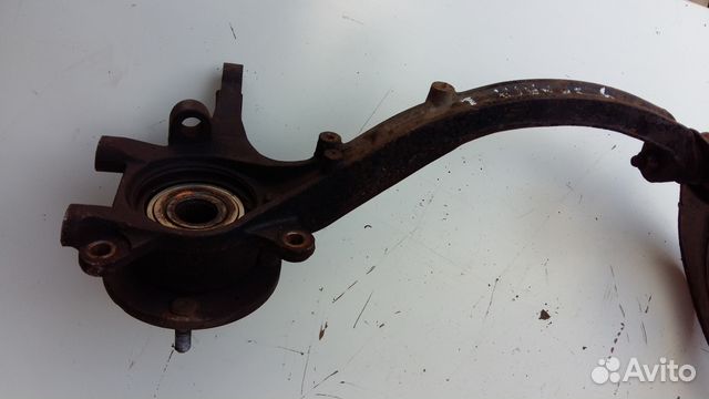 Поворотный кулак левый Hyundai Sonata 4EF