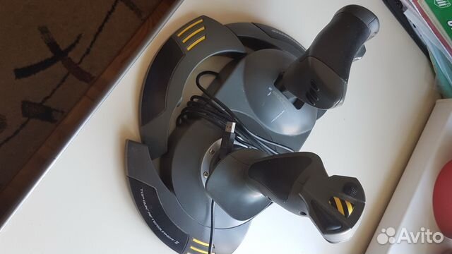 Геймпад thrustmaster