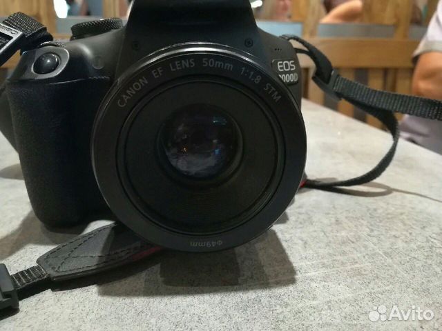 Canon EOS 2000D