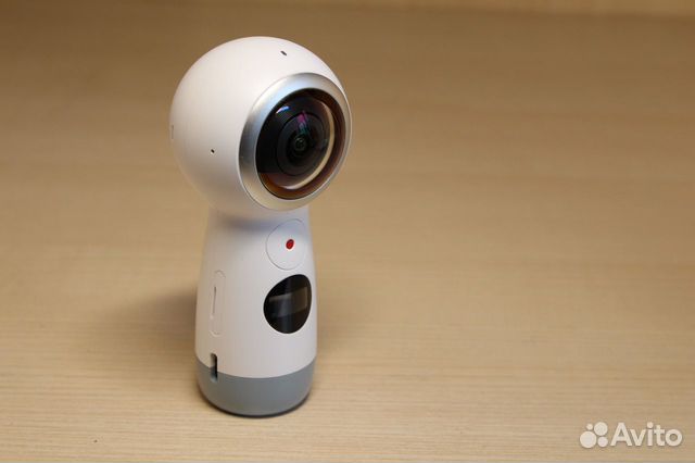 SAMSUNG Gear 360 (2017) панорамная фишай камера 4K