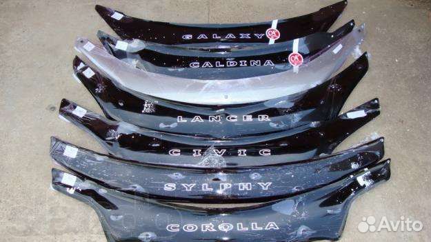 Дефлектор на капот автомобиля (мухобойка)