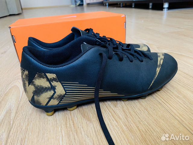 Продам футбольные бутсы Nike Продам футбольные бутсы Nike