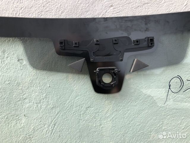 BMW 5 G30 2017 - лобовое стекло