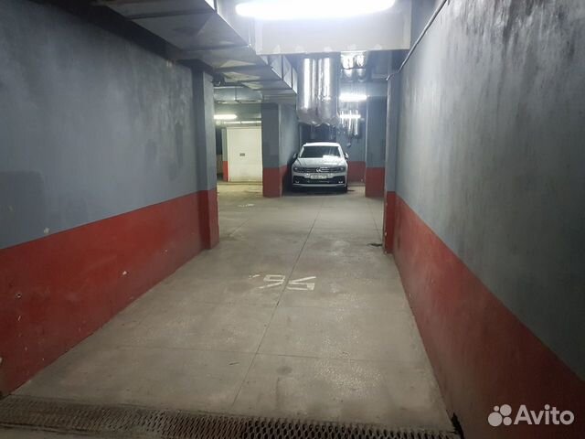 Машиноместо, > 30 м² Машиноместо, > 30 м²