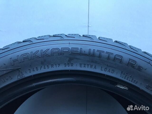 Nokian Hakkapeliitta R2 245/45/17 Nokian Hakkapeliitta R2 245/45/17