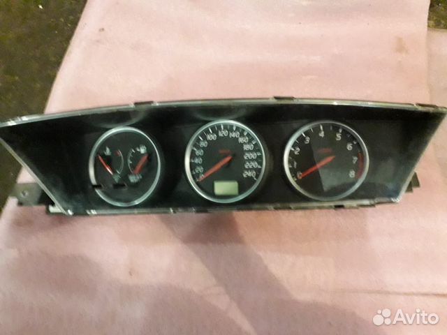 Щиток приборов Nissan Primera 2002 Щиток приборов Nissan Primera 2002
