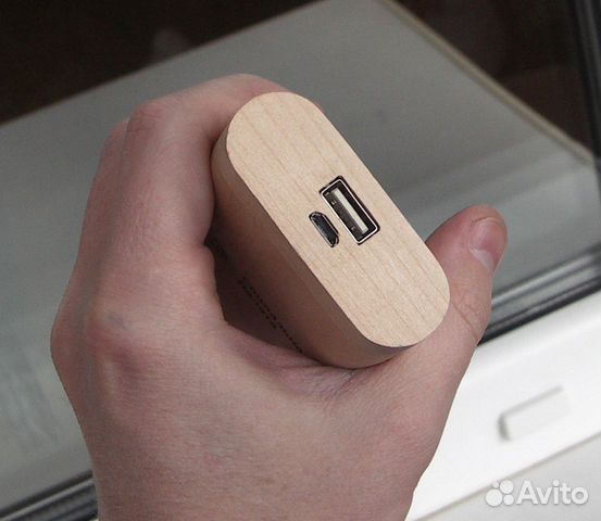 Power Bank новый в деревянном корпусе
