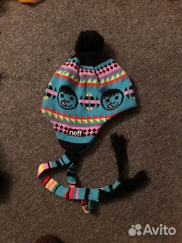 Шапка вязанная с помпоном