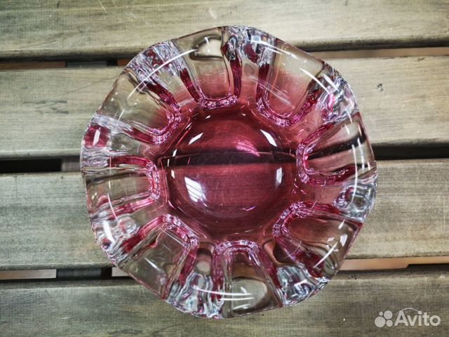 Пепельница из цветного стекла времен СССР Пепельница из цветного стекла времен СССР