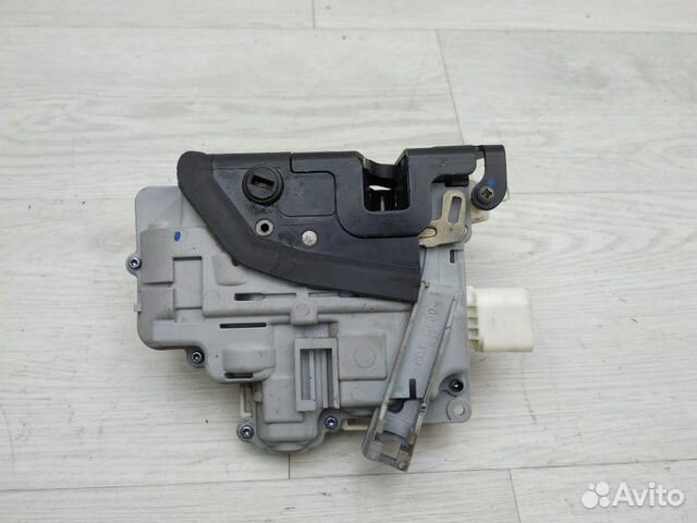 Замок задний правый 3C4839016A VW Passat (B7) 2011