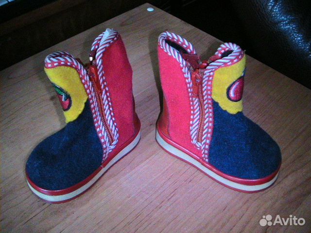 Продаю сапожки демисезонные Продаю сапожки демисезонные