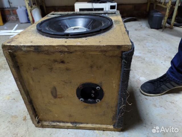 Саб JBL