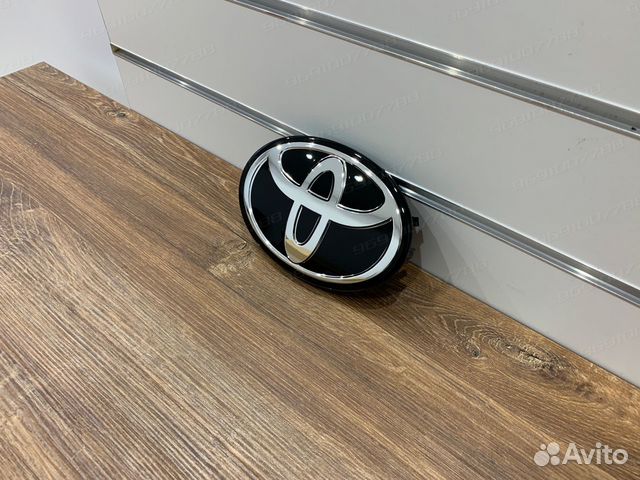 Эмблема решётки радиатора Toyota Highlander Новая Эмблема решётки радиатора Toyota Highlander Новая