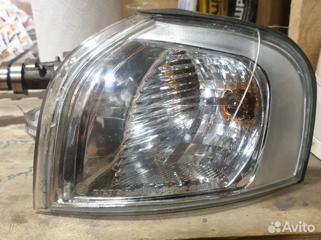 Поворотник Volvo S80 Поворотник Volvo S80