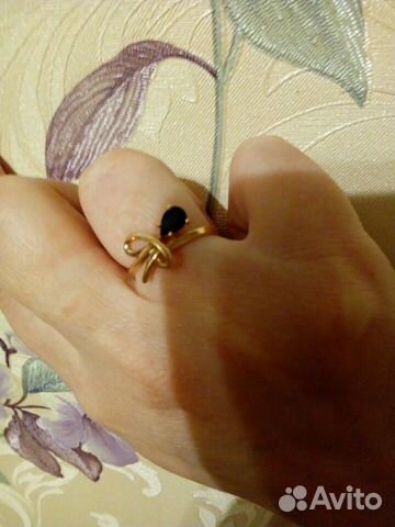 Золотое кольцо с сапфиром