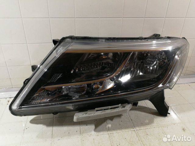 Фара галоген передняя левая Nissan Pathfinder 4 Фара галоген передняя левая Nissan Pathfinder 4