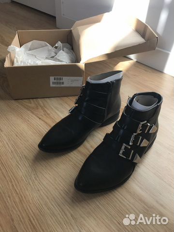 Ботинки с пряжками ASOS