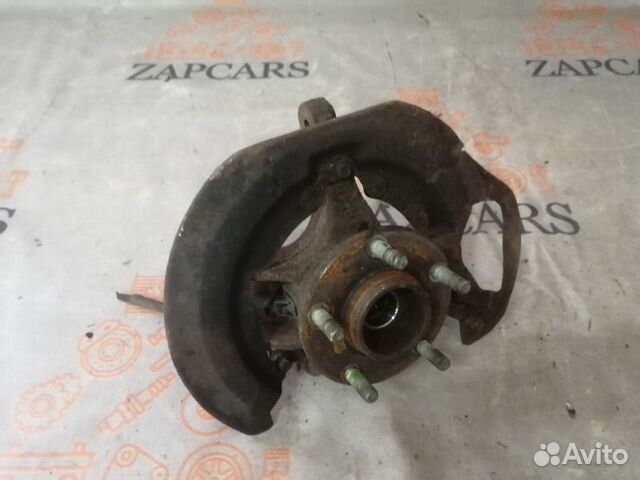 Поворотный кулак левый Mazda 3 BK Z6 2005