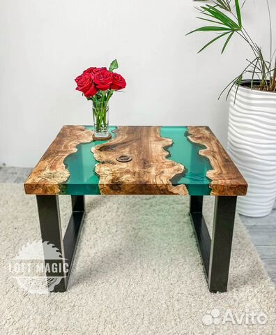 Стол-река из капового клёна Emerald Maple Стол-река из капового клёна Emerald Maple
