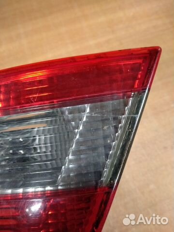 Фонарь задний внутренний правый Mitsubishi Carisma