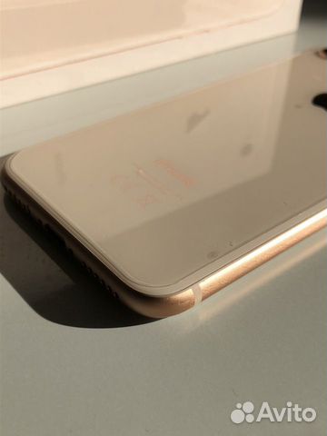Телефон iPhone 64GB Gold