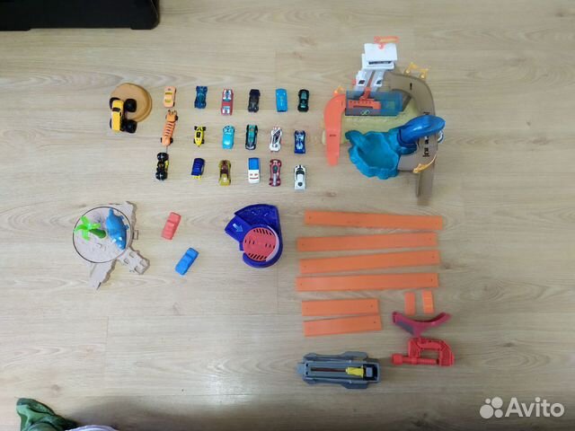 Hot Wheels треки и машинки Hot Wheels треки и машинки