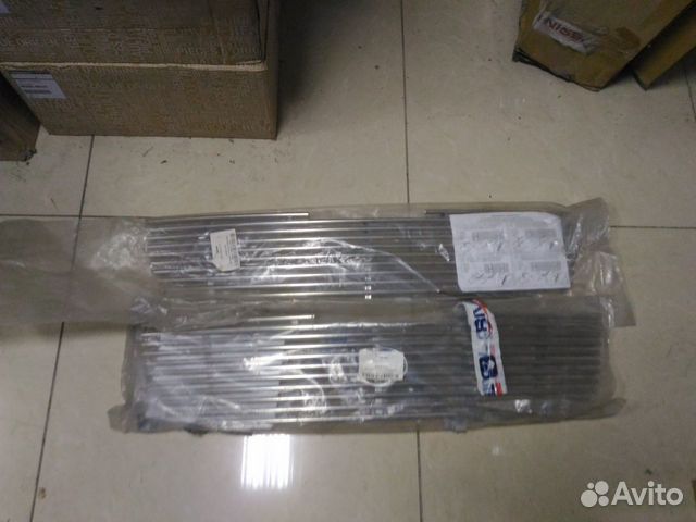 Накладка на решетку бампера Qashqai+2 NQS2.R12